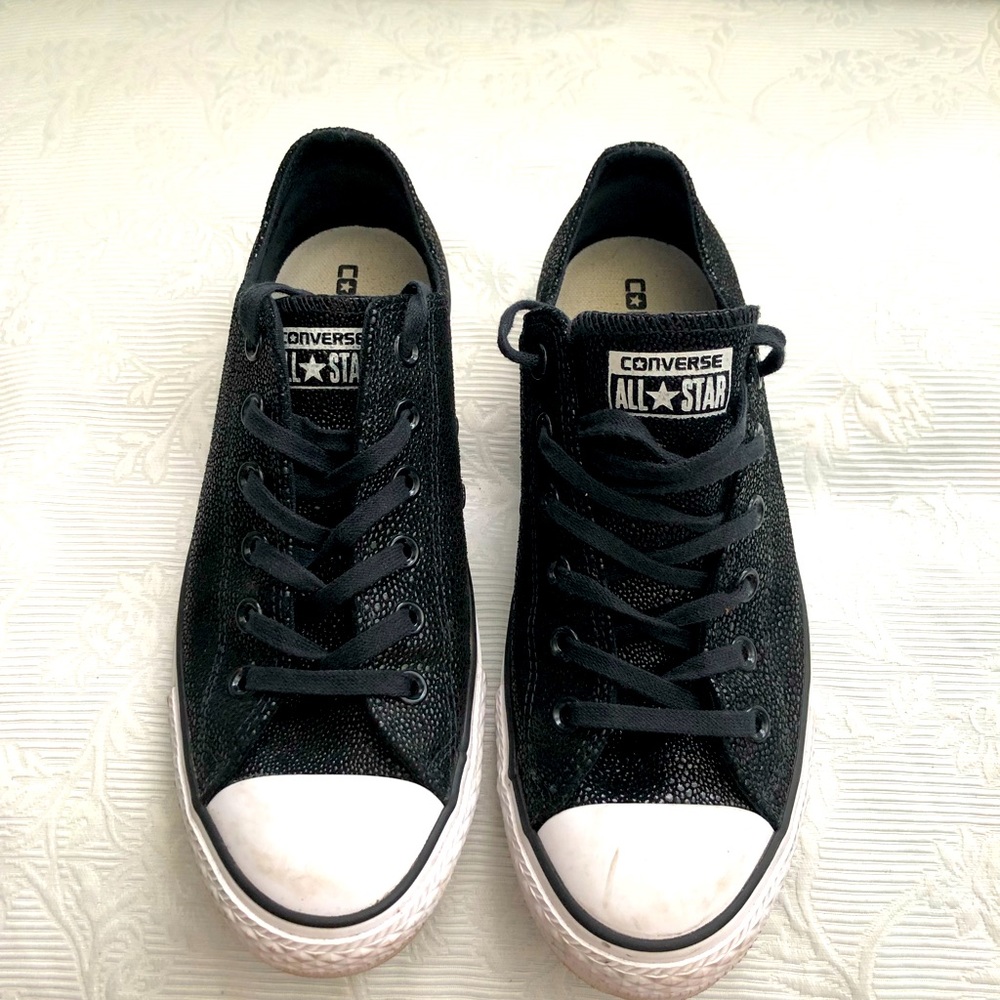 Converse Women’s Size 10 Black